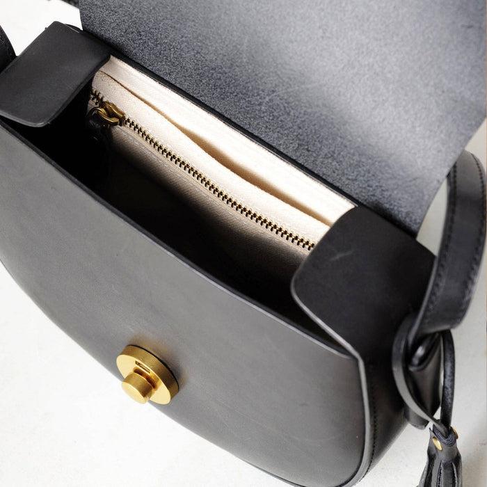 UPPDOO SHOP Black Saddle Crossbody Bag
