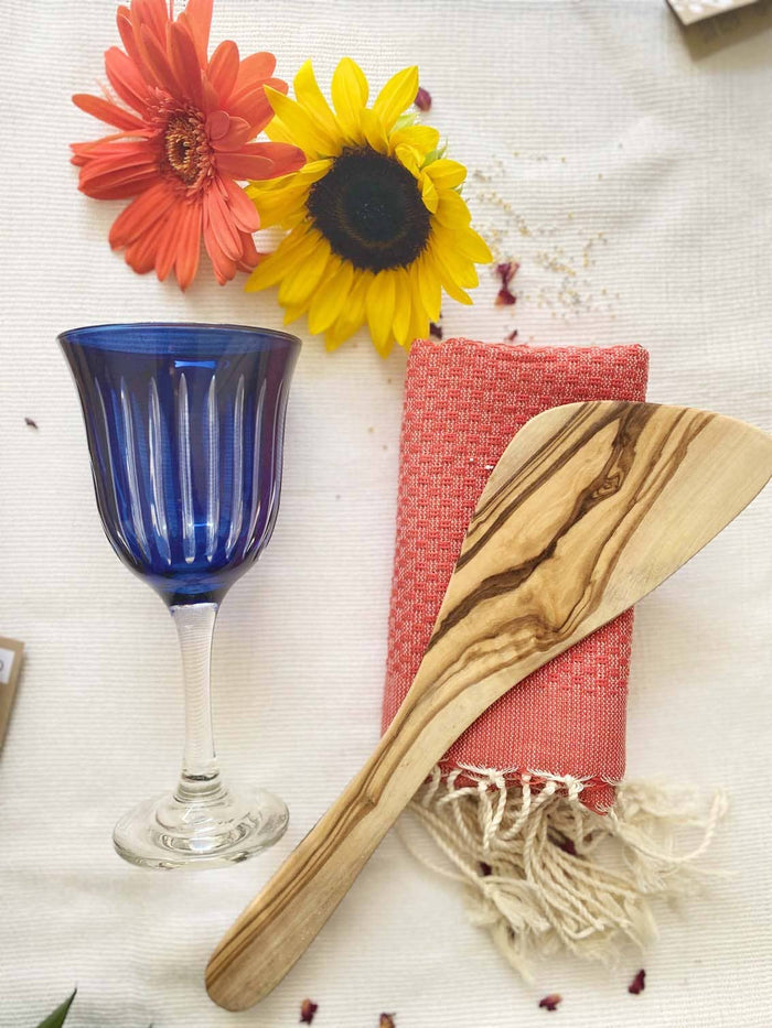 Scents and Feel Scents and Feel - Olive Wood Curved Spatula 12"