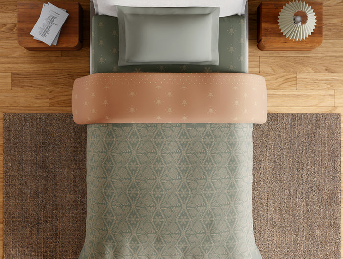 Essentials 100% Cotton Single Quilt, 144 TC, Ornate, Light Grey