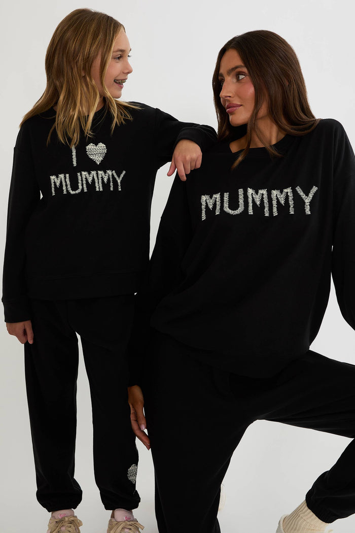 Black kids sweater with text saying "i heart mummy"
