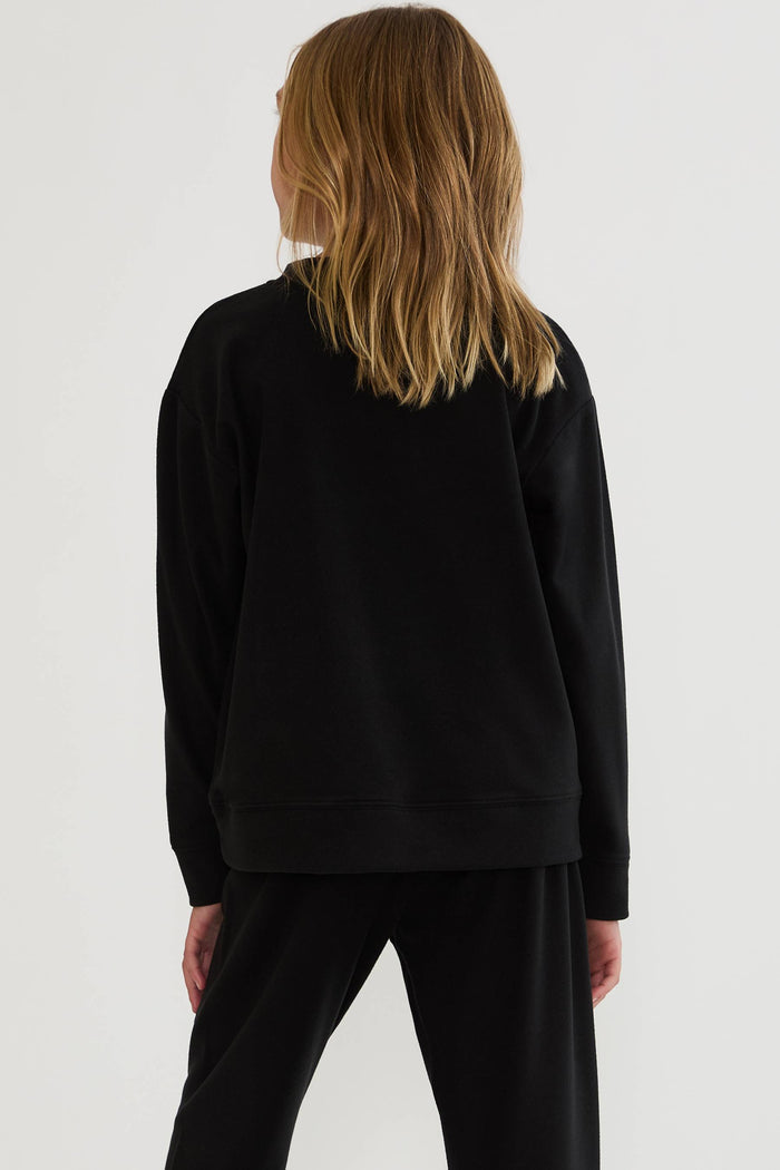 Black kids sweater with text saying "i heart mummy"