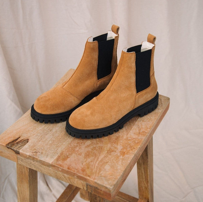 Beaumont Organic Shoes Milan-Kate Suede Boot in Caramel