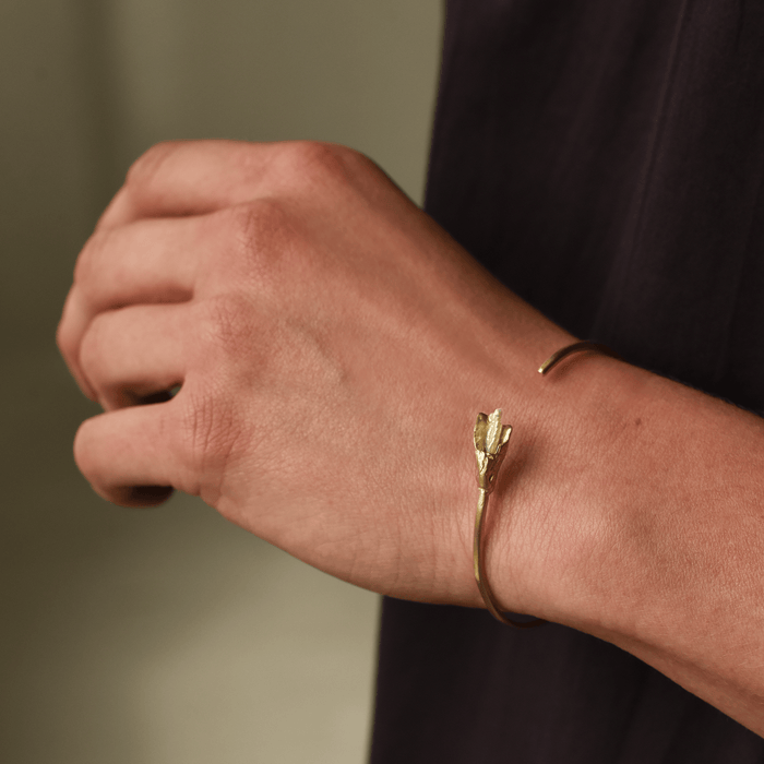 8.6.4 SHOP Pearl & Brass Cuff