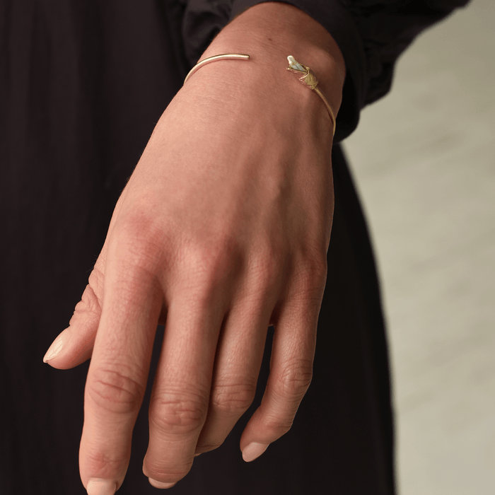 8.6.4 SHOP Pearl & Brass Cuff