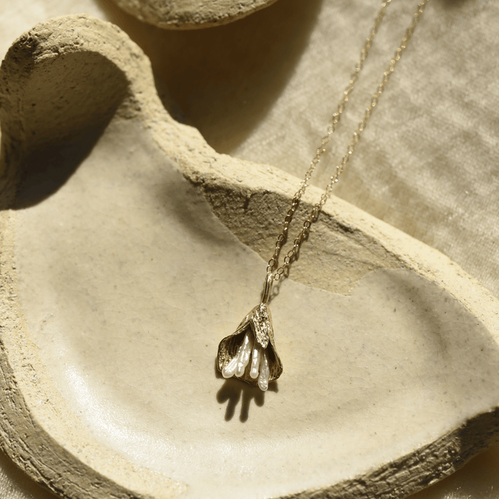 8.6.4 SHOP Pearl & Brass Necklace