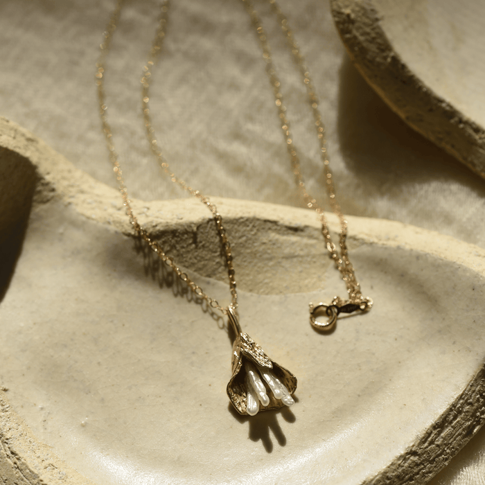 8.6.4 SHOP Pearl & Brass Necklace