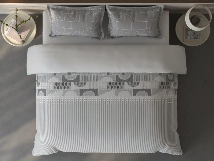 Spaces Fiora Light Grey Geometric 100% Cotton Large Bedsheet with 2 Pillow Covers - 108 x 108 Inches