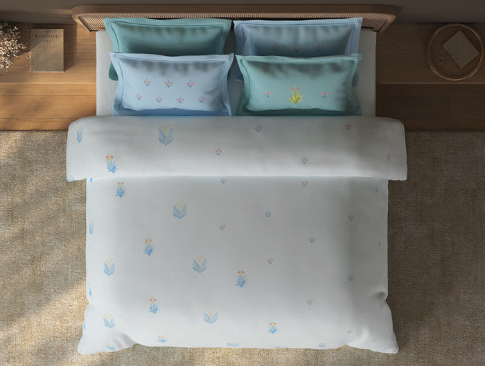 Spaces Sierra Bright White Floral 100% Hygro Cotton 210 TC Large Bedsheet with 4 Pillow Covers - 108 x 108 Inches