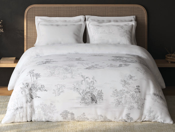 Spaces Sierra White Floral 100% Hygro Cotton 210 TC Large Bedsheet with 4 Pillow Covers - 108 x 108 Inches