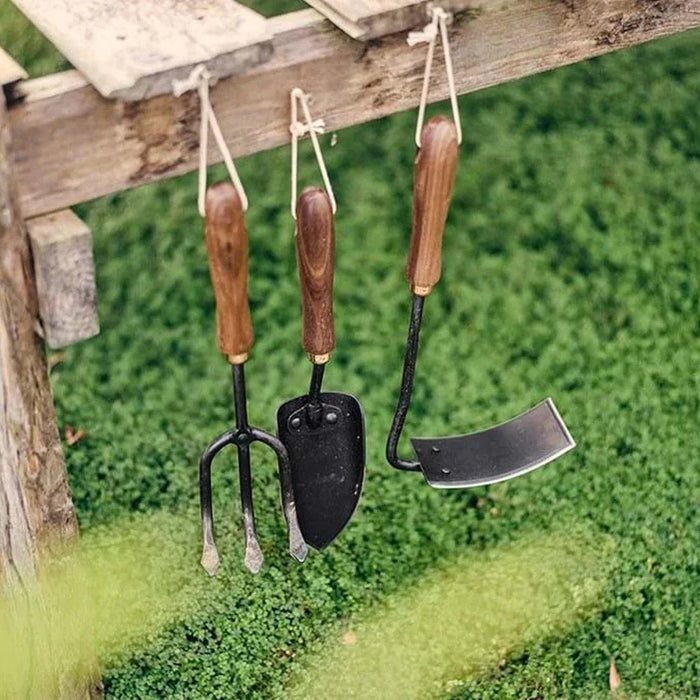 Barebones Garden Square Hand Hoe