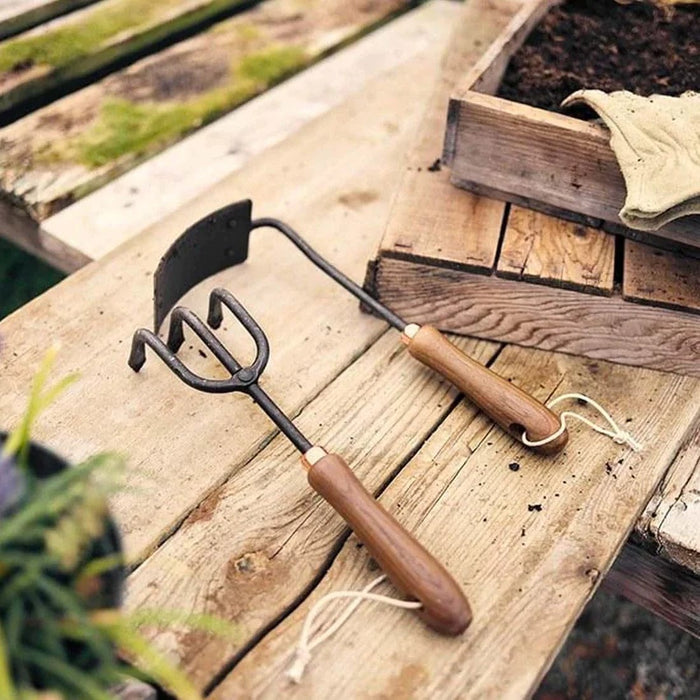 Barebones Garden Square Hand Hoe