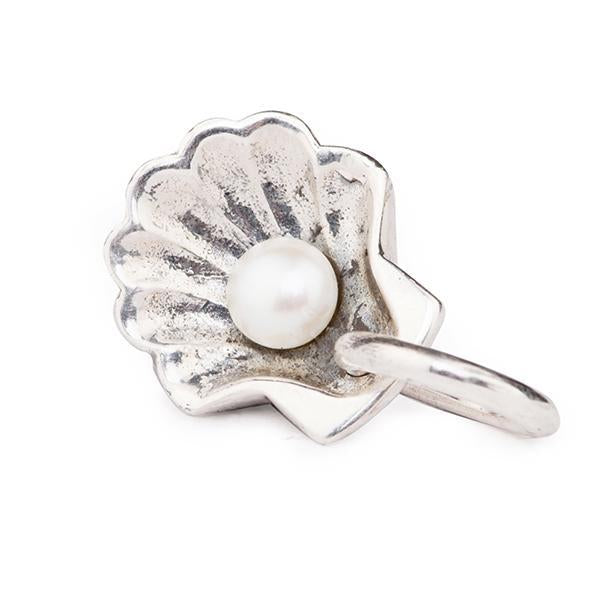 White Pearl in Clamshell RETIRED