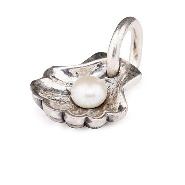 White Pearl in Clamshell RETIRED